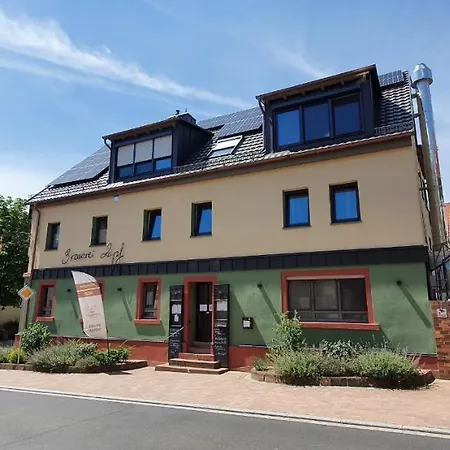 Hotel Wirtshaus & Zur Alten Brauerei Zapf 3*