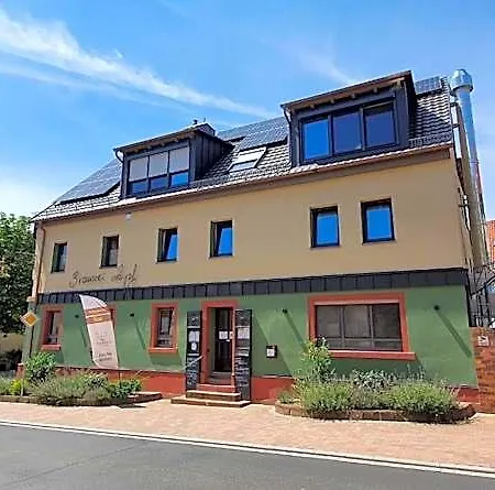 Wirtshaus & Zur Alten Brauerei Zapf מלון Uettingen