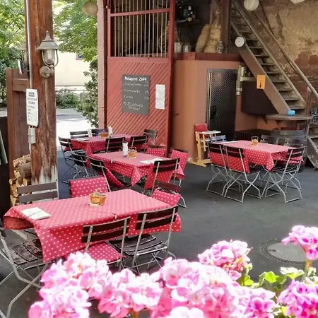 Wirtshaus & Zur Alten Brauerei Zapf Hotel 3*