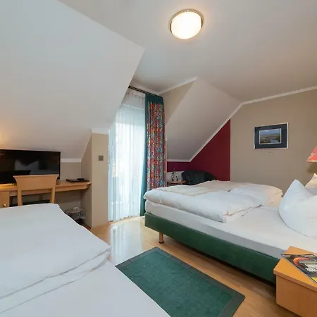 Wirtshaus & Zur Alten Brauerei Zapf Hotel 3*