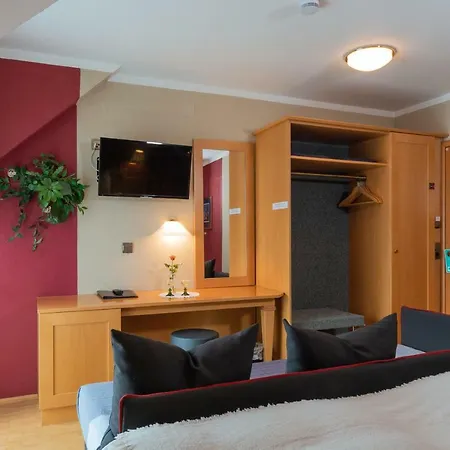 Wirtshaus & Zur Alten Brauerei Zapf Hotel 3*